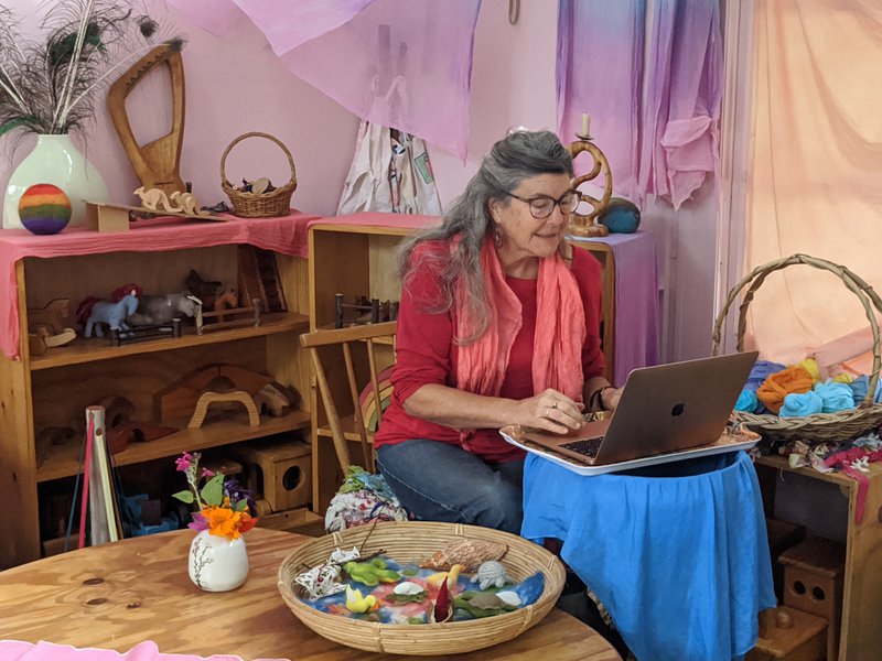 Playgroup families connect on ZOOM