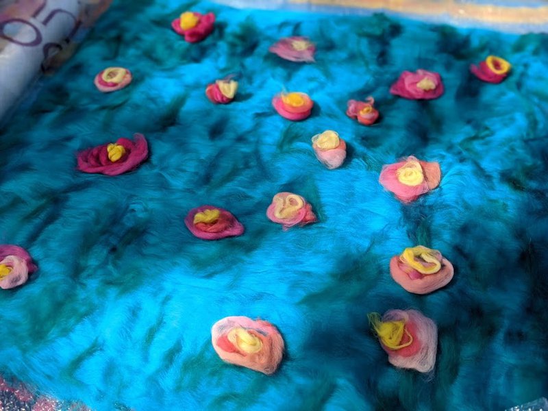 Kindy wet felt 'Floating Blossoms'