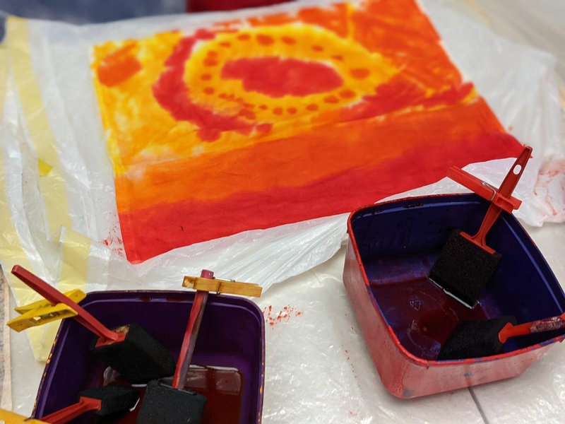 Class 1 dye their chair bags