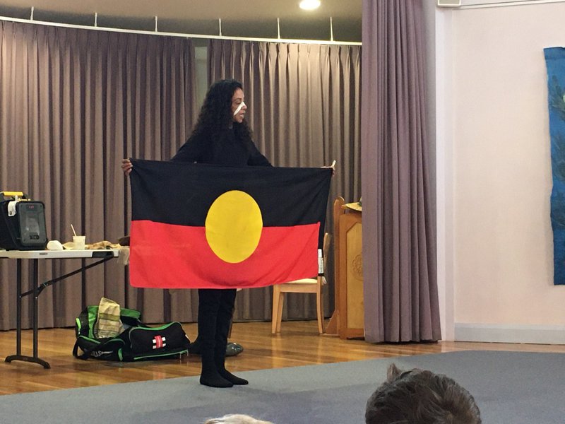 First Nations performer Gwenda visits Castlecrag