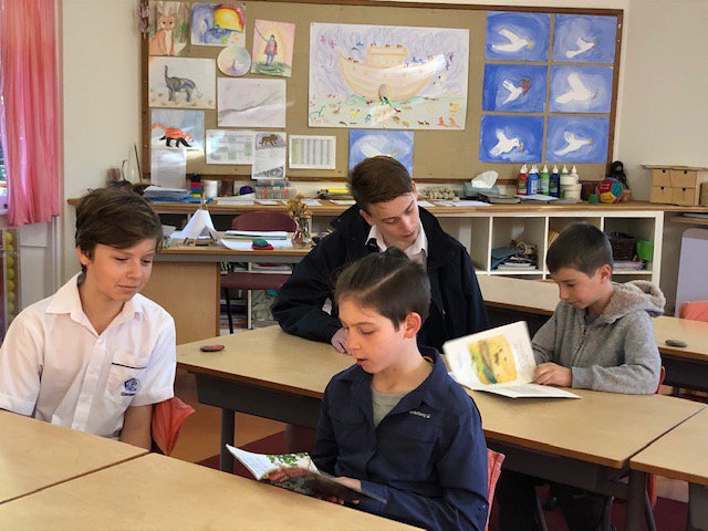 Year 9s mentor Year 3 reading