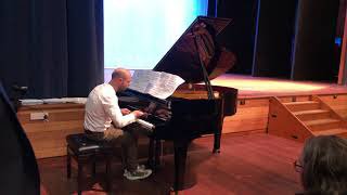 Stuart Wright performs Clair de Lune